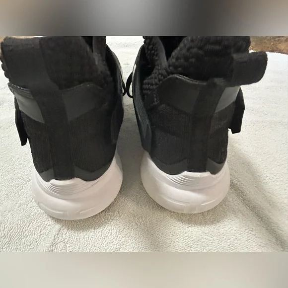 Nike 2018 LeBron Soldier 12 Mens Laceless Black & White Basketball Sneakers 9.5 - Picture 4 of 14